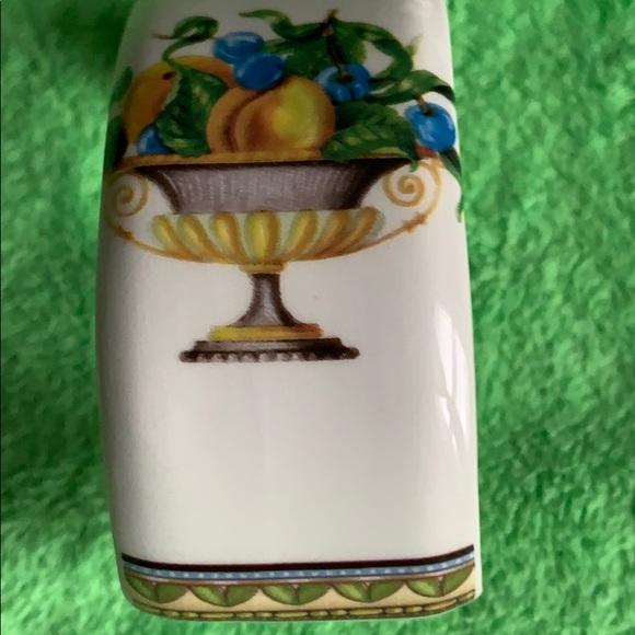 Casa Elite fruit’themed porcelain napkin rings - Picture 8 of 16